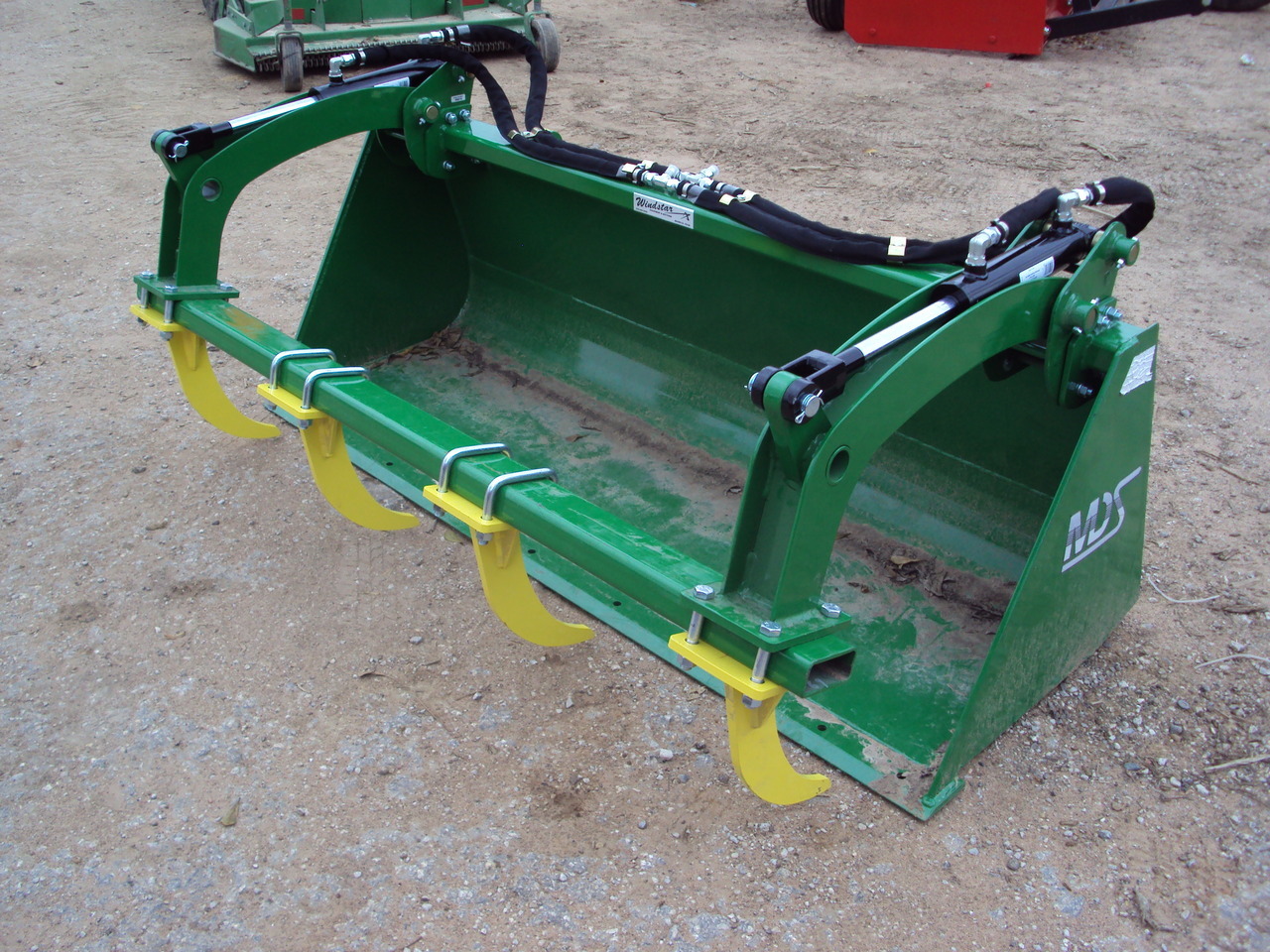 Equipment Other John Deere 300 400 500 Style Heavy Duty Bucket Grapple