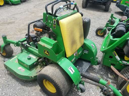 2017 John Deere 652R EFI