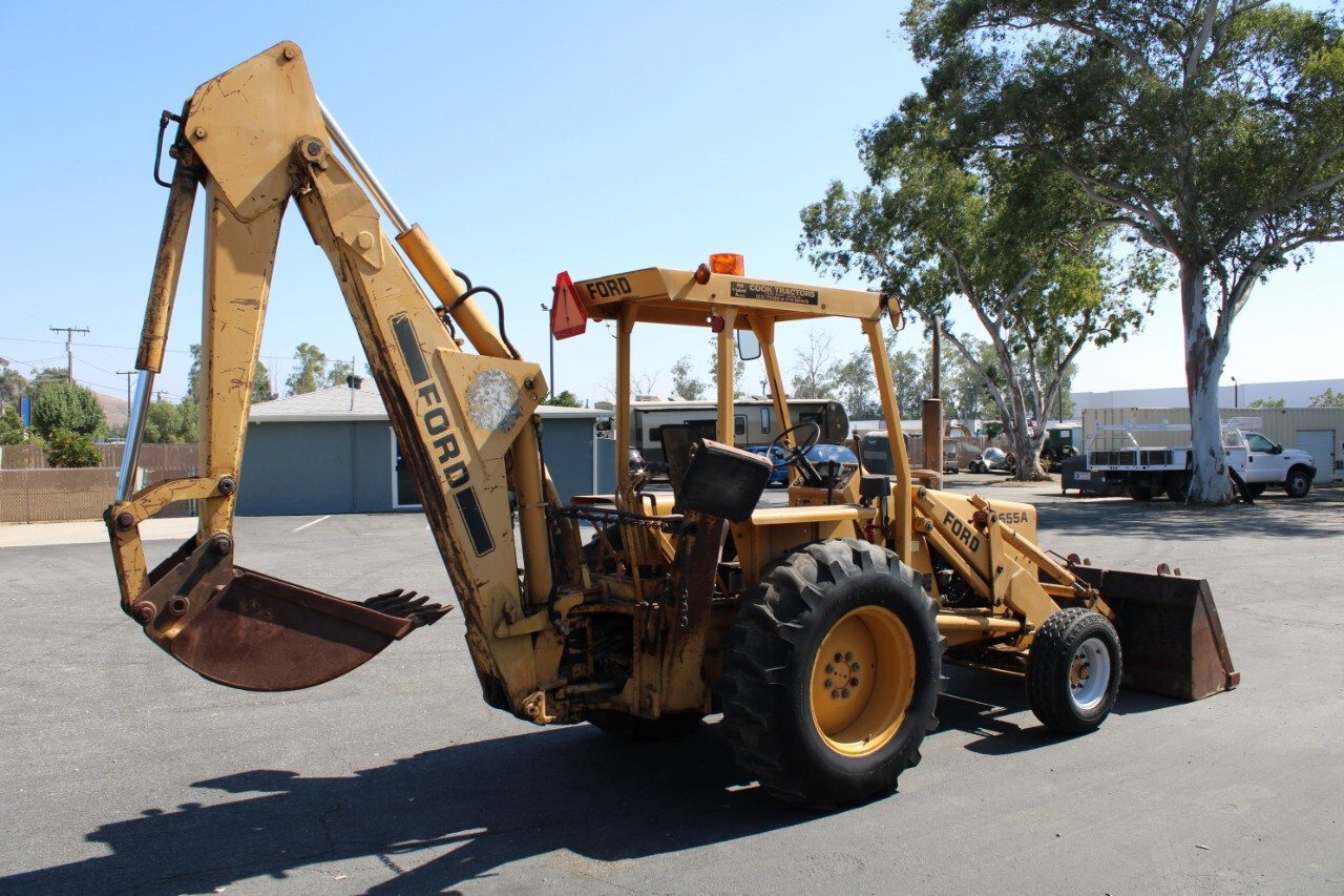 1984 Ford 555A Backhoe / Front Loader Tractor For Sale in Fontana, CA