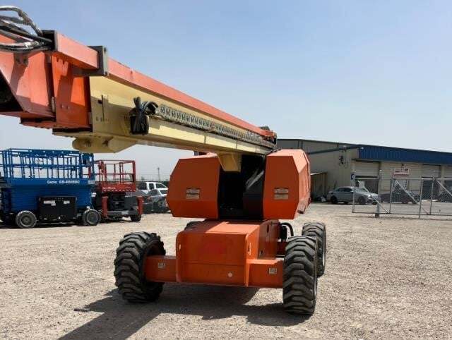 2017 JLG 660SJ