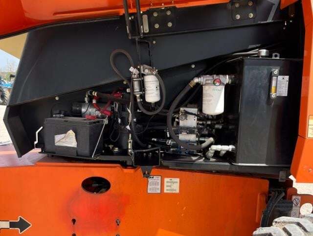 2017 JLG 660SJ