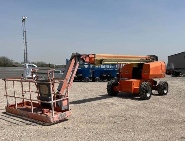 2017 JLG 660SJ
