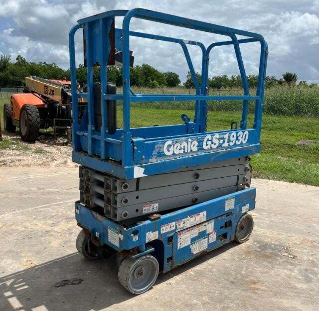 2018 Genie GS-1930