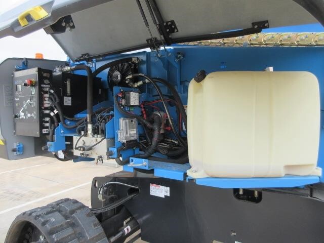 2025 Genie S-65 Trax