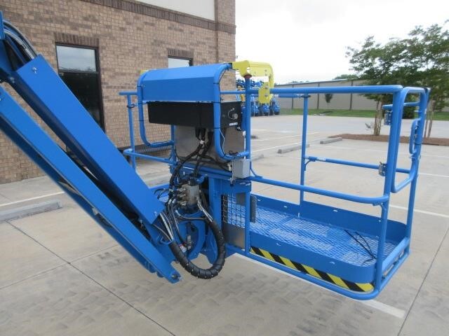 2025 Genie S-65 Trax