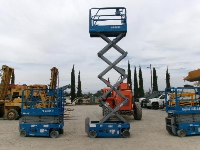 2018 Genie GS-1930