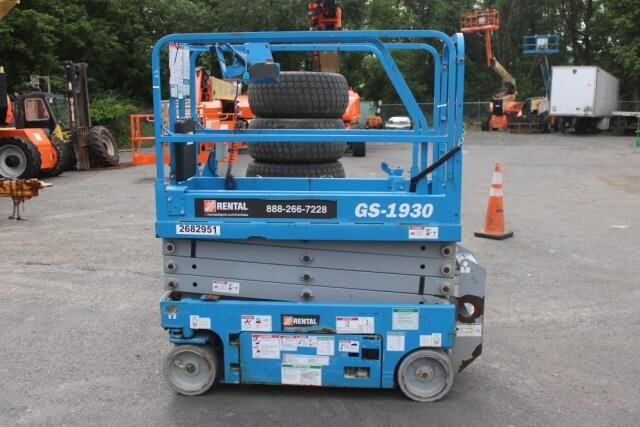 2018 Genie GS-1930