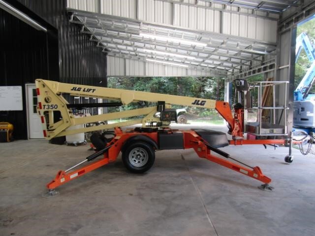 2019 JLG T350