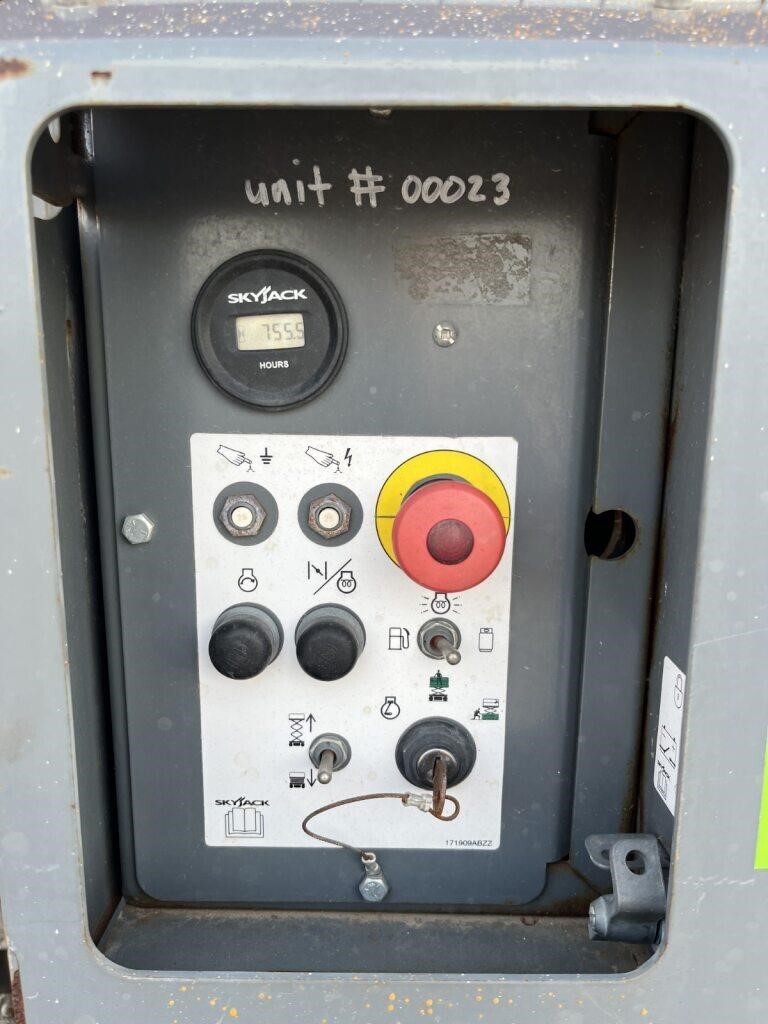 2018 Skyjack SJ-6832RT