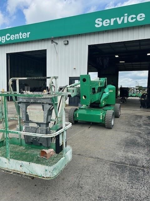 2015 JLG E450AJ