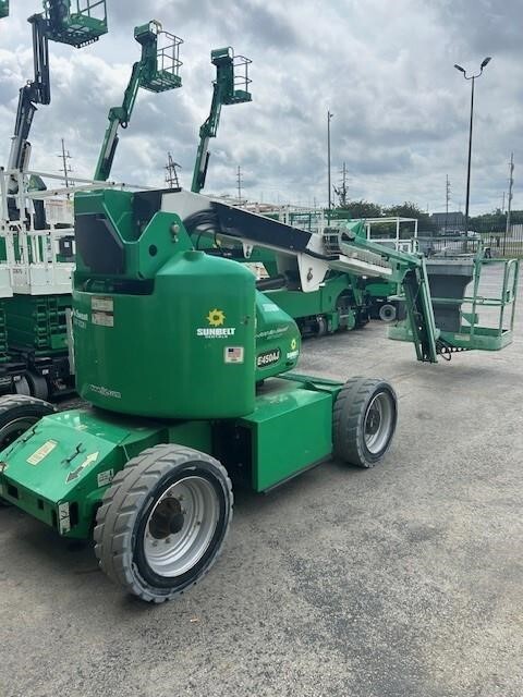 2015 JLG E450AJ