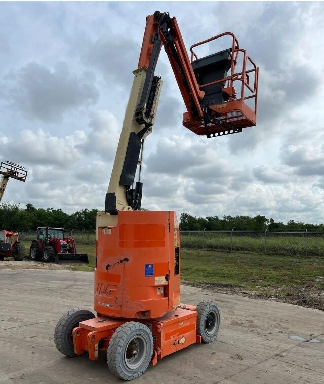 2017 JLG E300AJP Picture 4 2017 JLG E300AJP-4