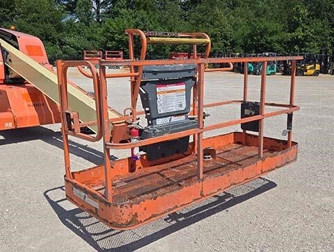 2016 JLG 400S