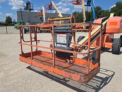 2016 JLG 400S