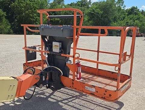2016 JLG 400S