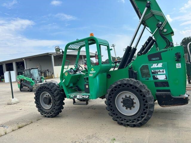 2017 SkyTrak 6042
