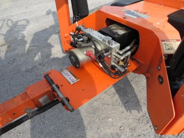 2018 JLG T350