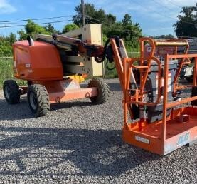 2017 JLG 450AJ