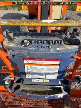 2017 JLG 450AJ
