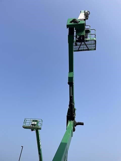 2015 JLG E450AJ