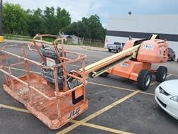 2016 JLG 400S