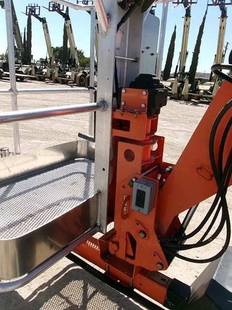 2018 JLG T350-17