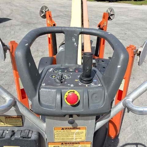 2018 JLG T350-12