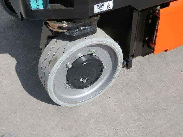 2025 JLG 3246-10