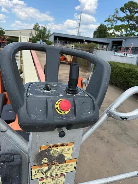 2018 JLG T350-16