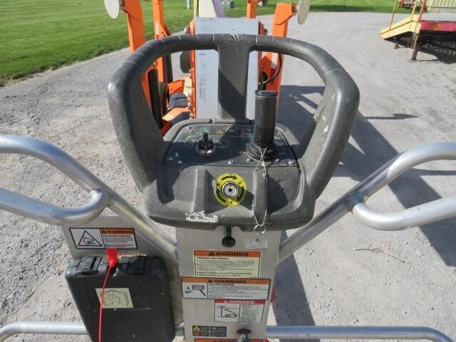 2017 JLG T500J-10