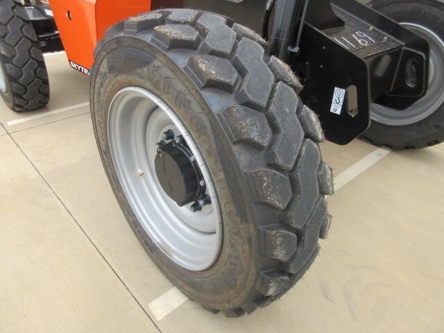 2025 SkyTrak 8042-10