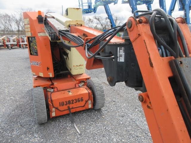 2015 JLG E300AJP-9