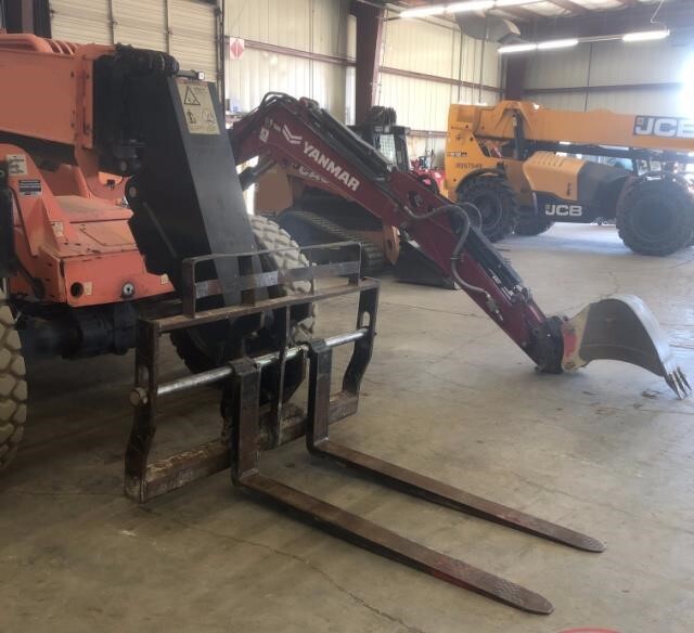 2017 SkyTrak 8042-11