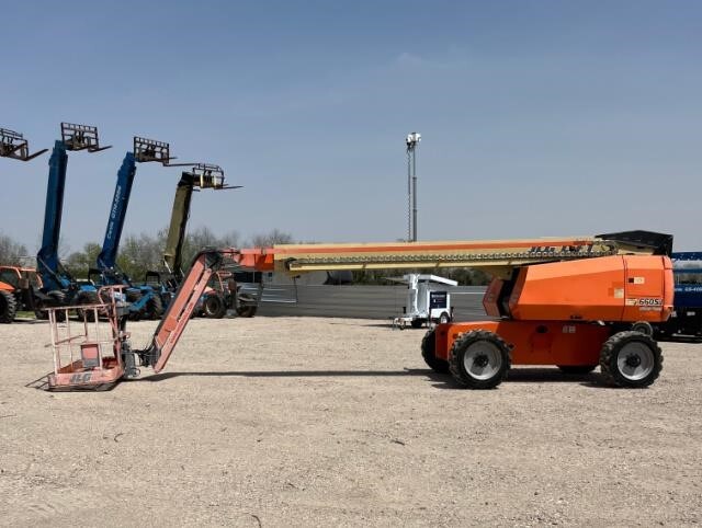 2017 JLG 660SJ-1