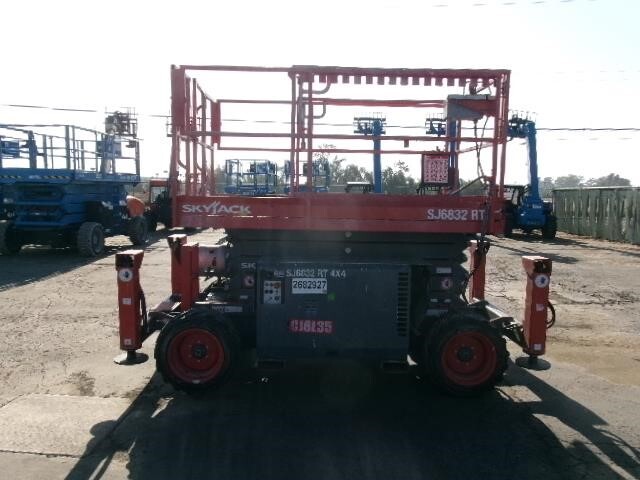 2018 Skyjack SJ-6832RT-1