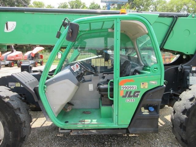 2017 JLG 1255-18