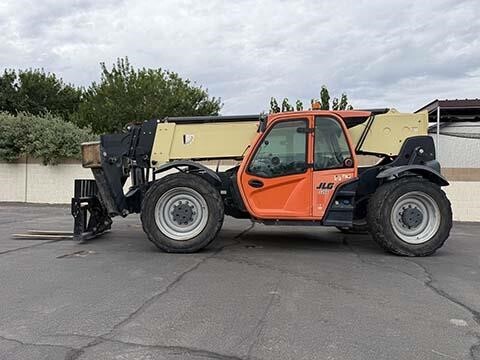 2017 JLG 1255