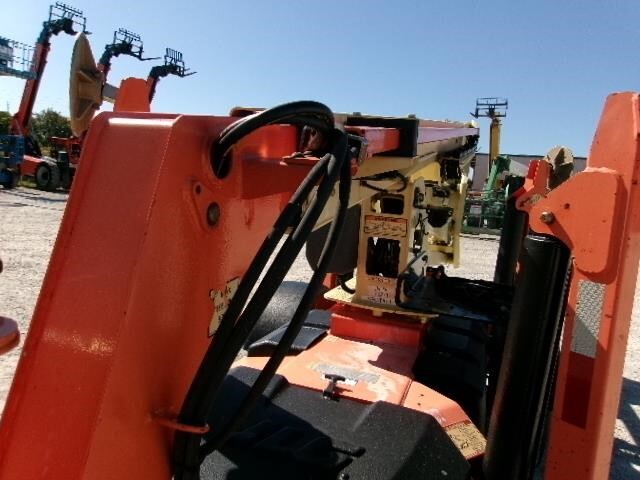 2018 JLG T350-17
