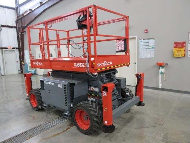 2025 Skyjack SJ-6832RT-4