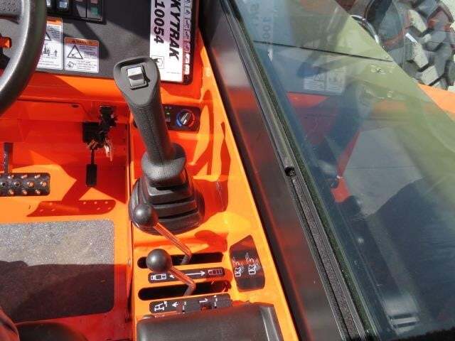 2025 SkyTrak 10054-28