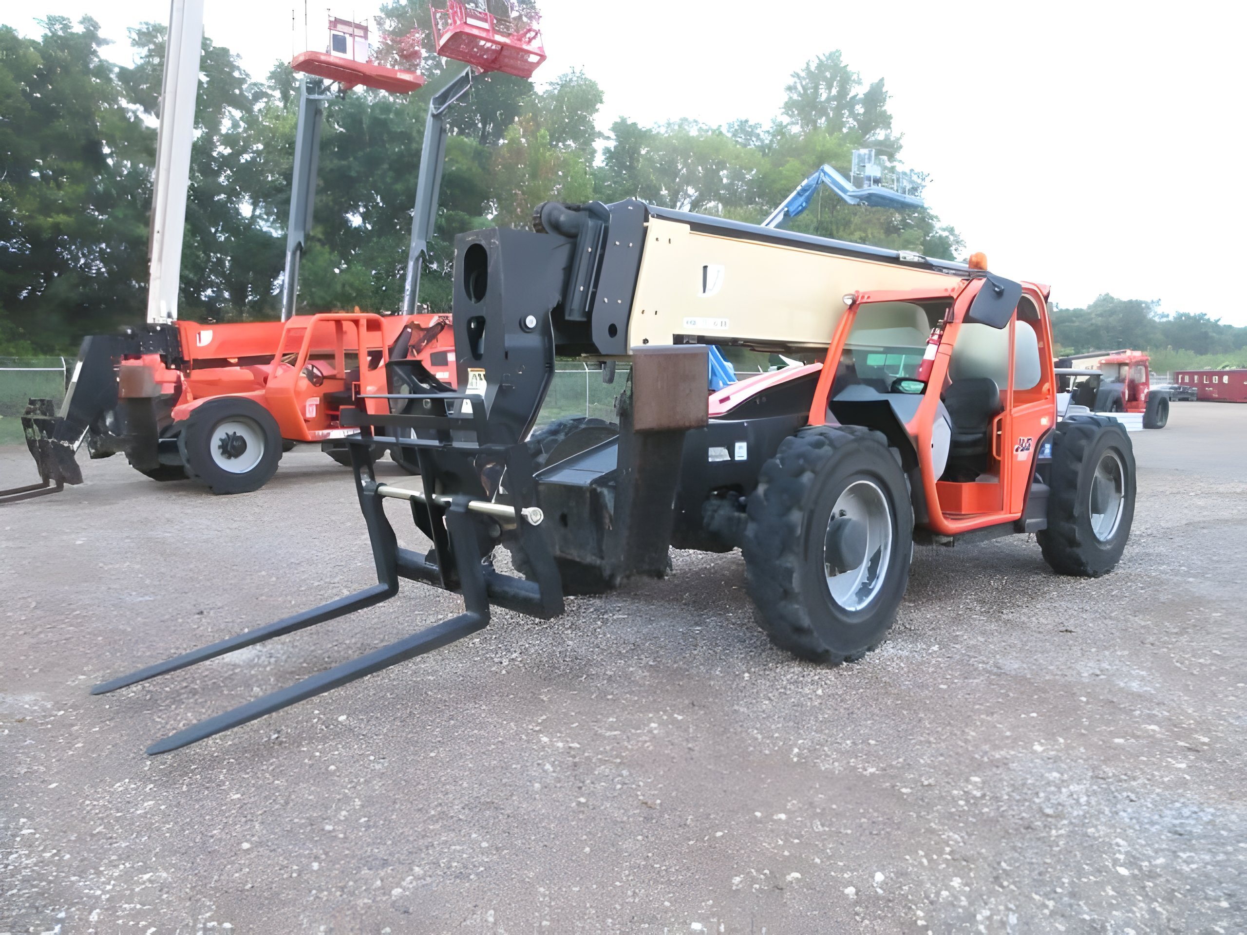 2018 JLG 1255