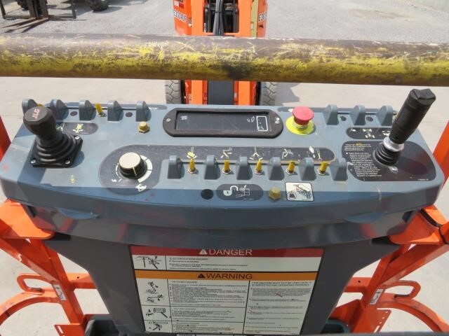2018 JLG E300AJP-18