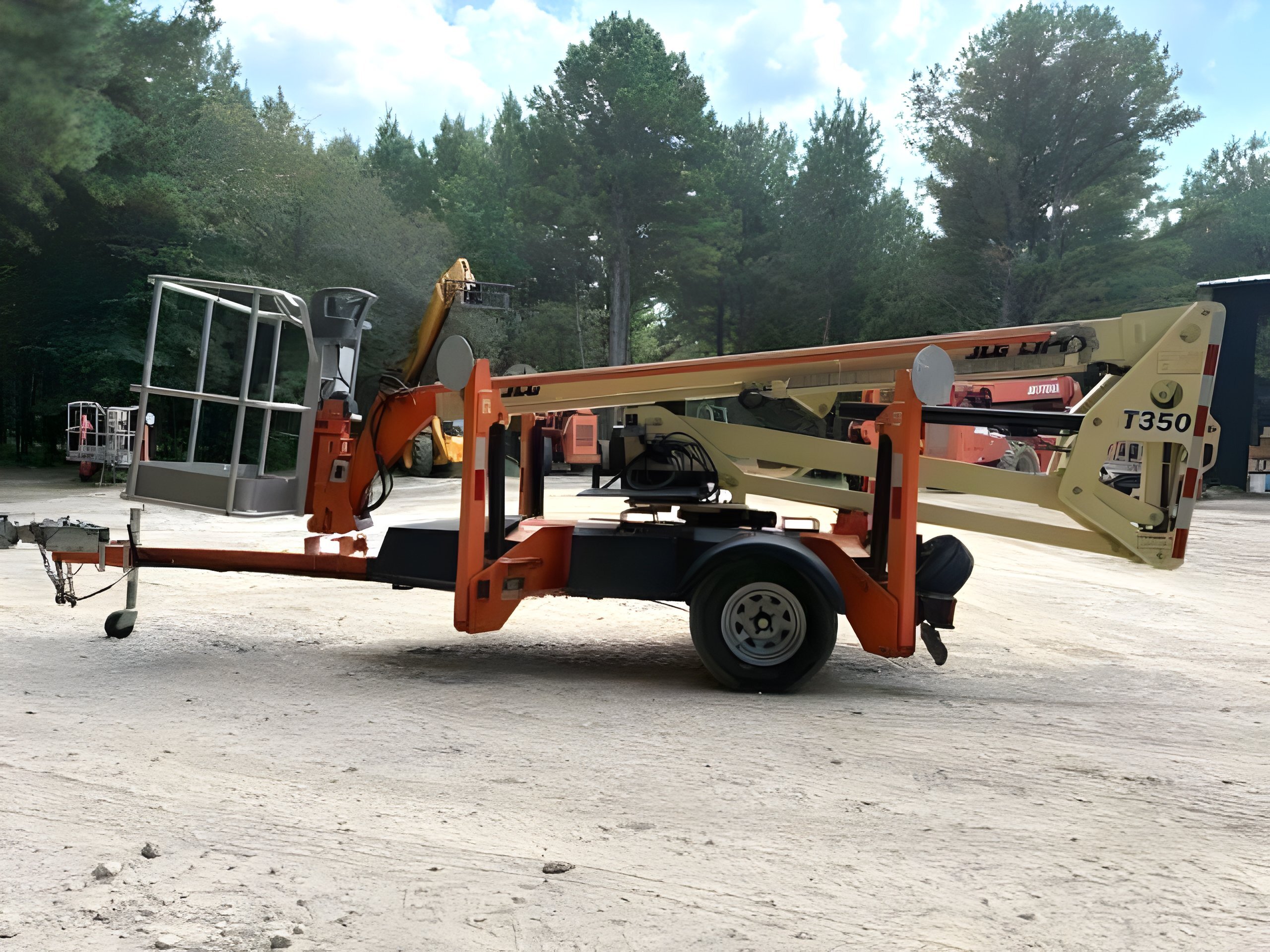 2018 JLG T350