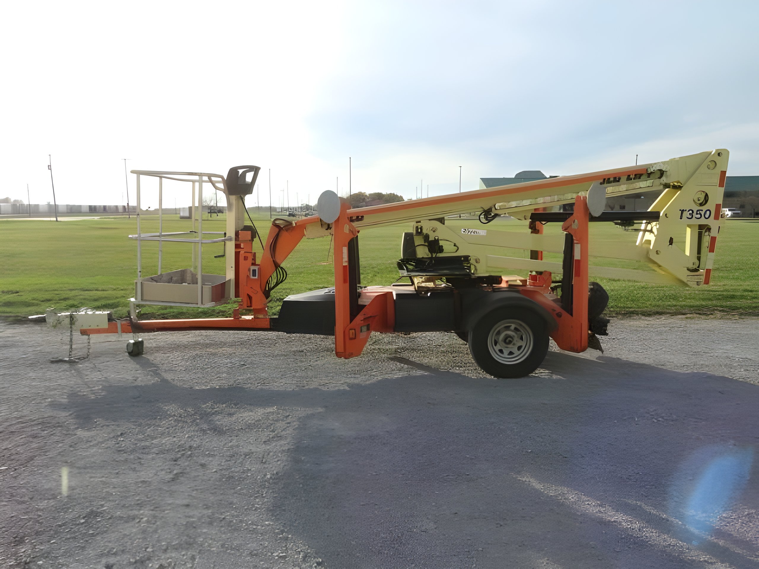 2018 JLG T350