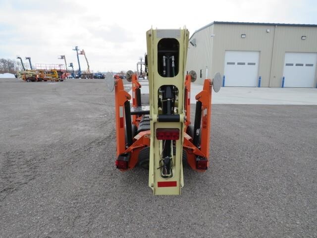 2019 JLG T350-7