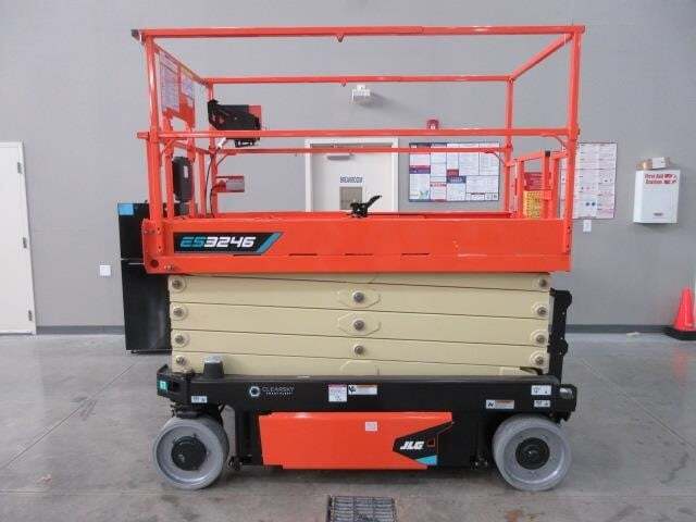 2025 JLG 3246
