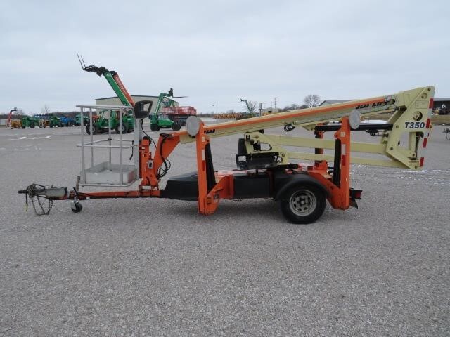 2019 JLG T350