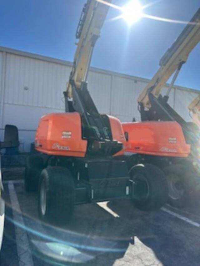 2023 JLG 660SJ