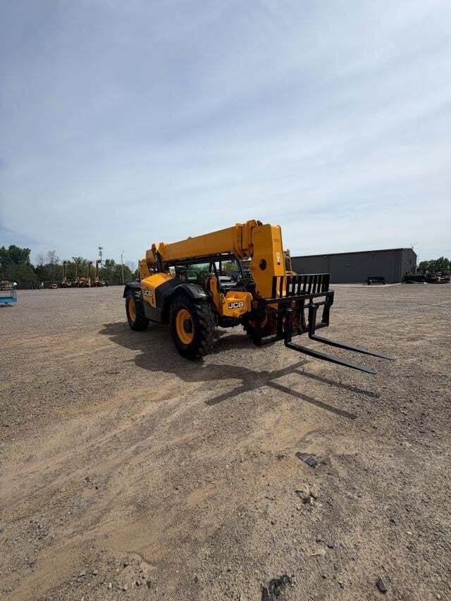 2019 JCB 507-42-8