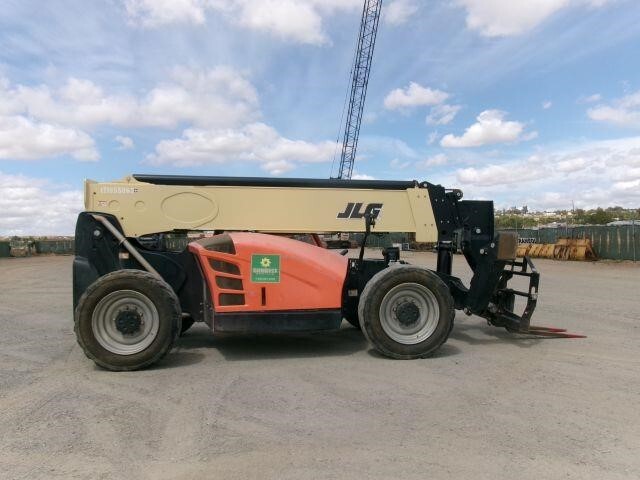 2017 JLG 1055-6